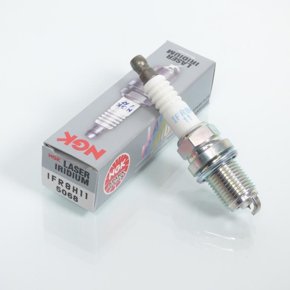 Bougie NGK pour préparer votre Honda CRF 450 R avant une sortie cross dominicale