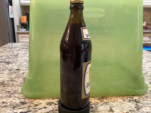 Vintage Imported From Germany - Helles Weihenstephan Brown Beer Bottle w/ Cap - Picture 6 of 10