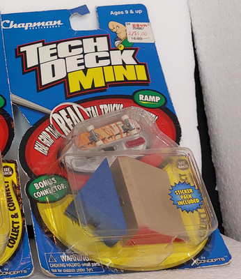 TechDeck Mini 57mm Series Fingerboard with obstacle and extra sticker pack