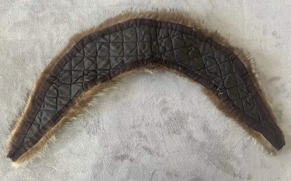 Cuello de piel sintética capucha ribete marrón claro estilo mapache con forro acolchado  Foto 2 de 4