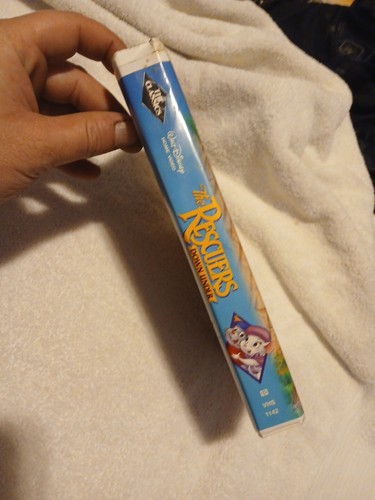 Black Diamond Classic Walt Disney's The Rescuers Down Under VHS #1142 - Picture 2 of 6