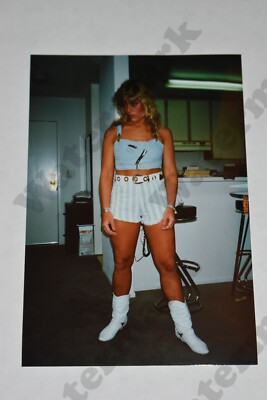 close up blonde woman shorts thick legs VINTAGE PHOTOGRAPH Ge