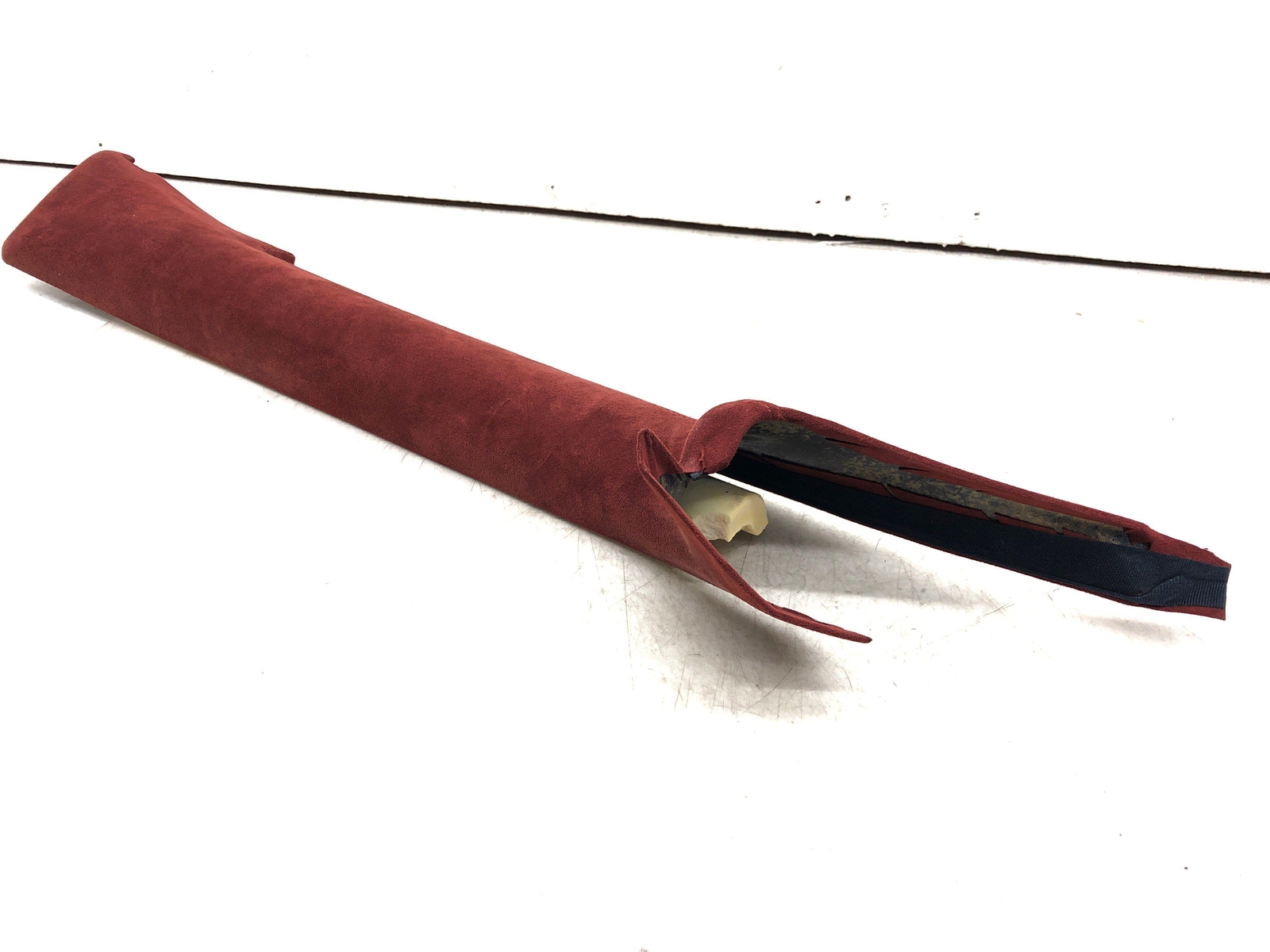 2009 ASTON MARTIN VANTAGE FRONT LEFT WINDSHIELD A PILLAR TRIM 6G33-L03513 OEM