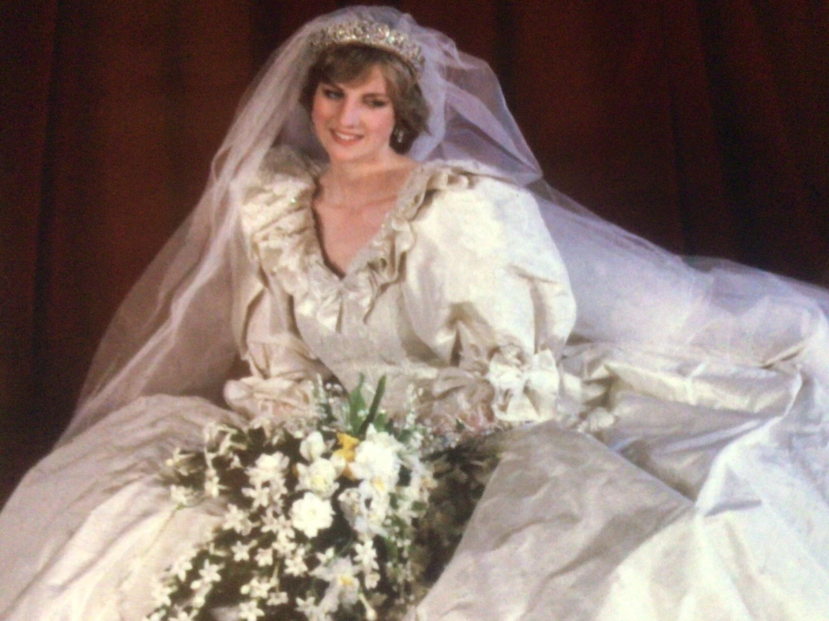 Princess diana 2025 wedding gown
