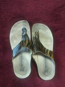 mephisto gold sandals