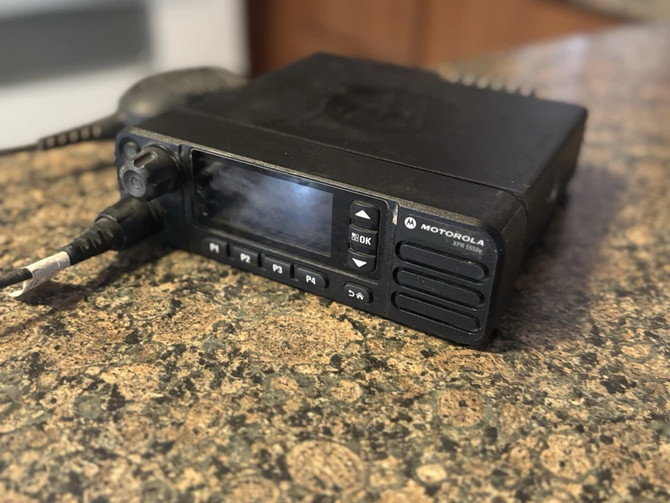 MOTOROLA MOTOTRBO XPR 6550e VHF , Xpr 5550e UHF, Remote Mount Kit 5k Series Etc - Image 4 of 4