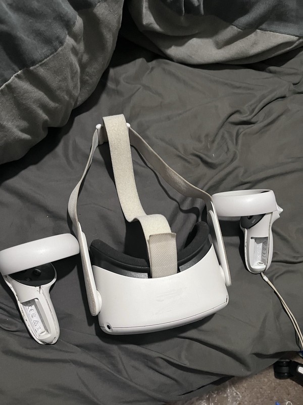 🔥🥽META QUEST 2 VR HEADSERT – AMAZING CONDITION – £100 ONO (BARGAIN!) 🥽🔥