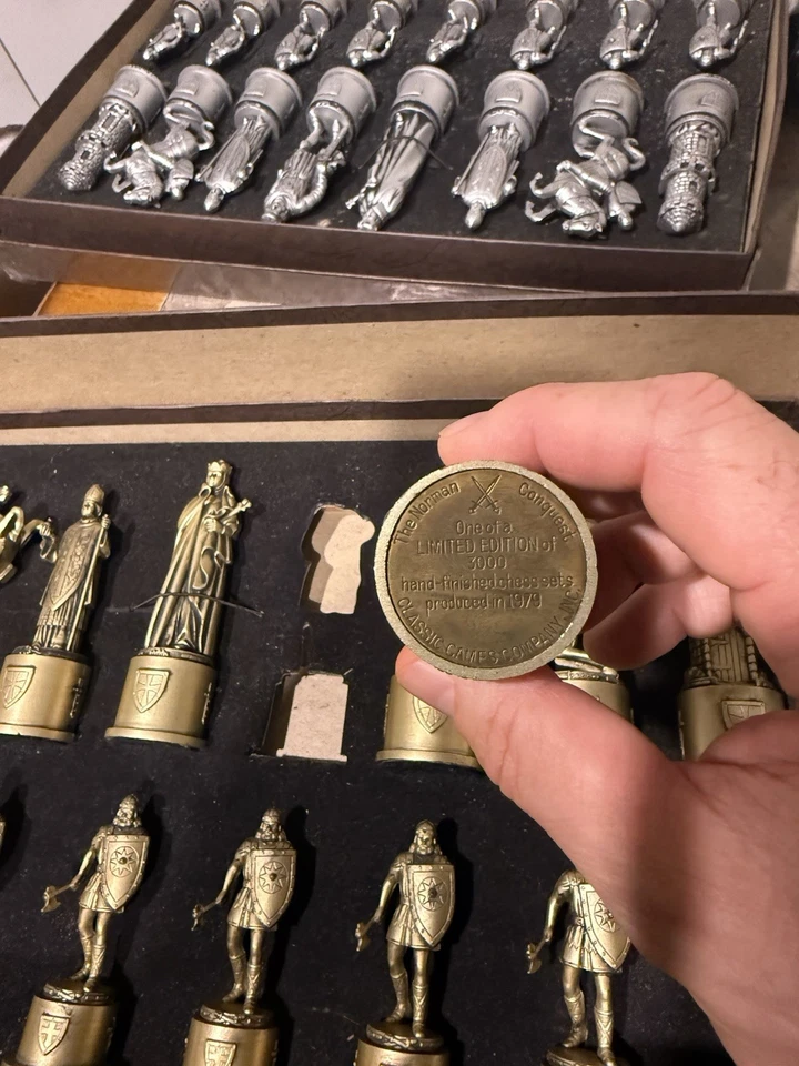 Vintage 1979 CLASSIC GAMES Norman Conquest CHESS SET Gold & Silver w Inscription - Image 4 of 4