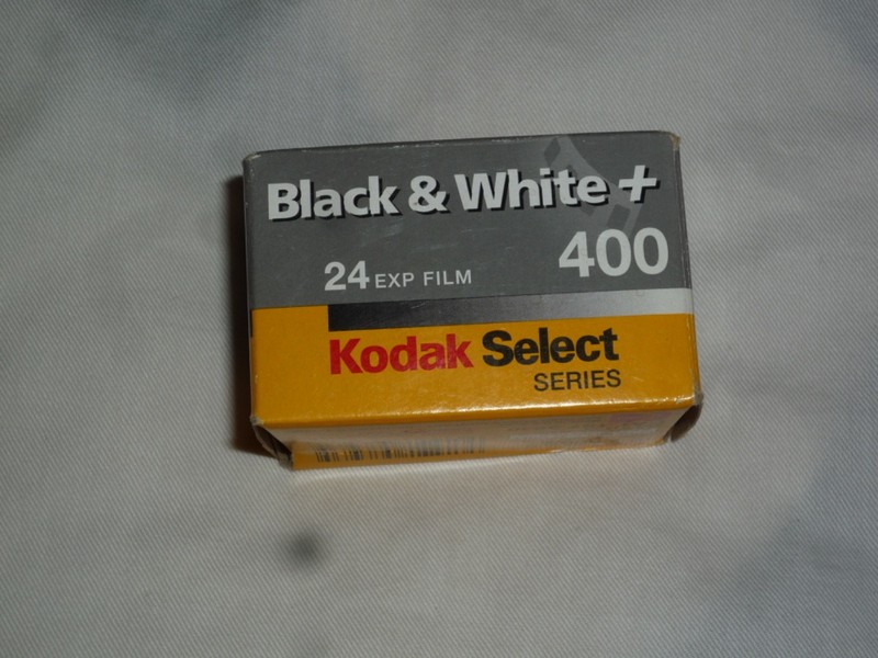 Kodak Select BLACK & WHITE 400 35mm Film 24-Exposures  Dated 06/2002 NEW SEALED