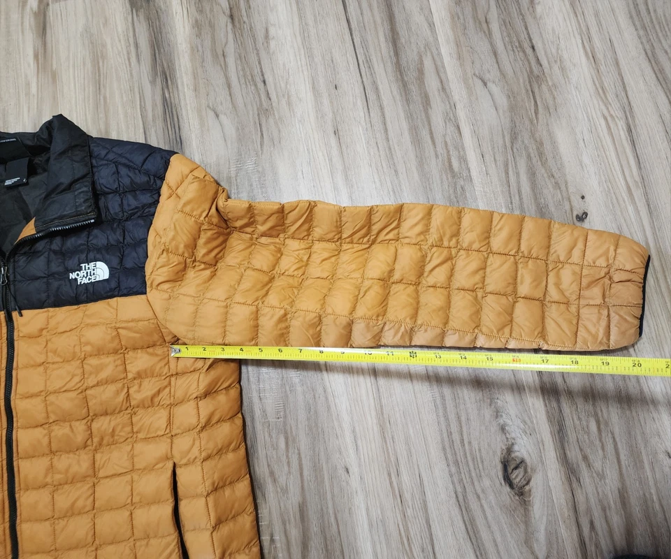 Chaqueta acolchada The North Face ThermoBall Eco para hombre negra amarilla talla L Foto 3 de 4