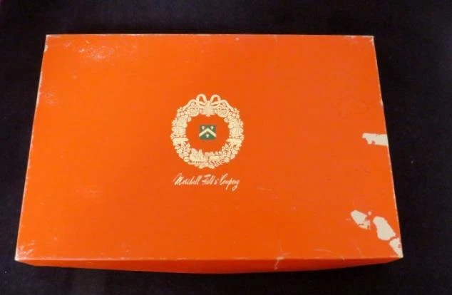 (4) Vintage Lot MARSHALL FIELD'S CHRISTMAS Red GIFT BOX Department Store Decor - Image 2 of 4