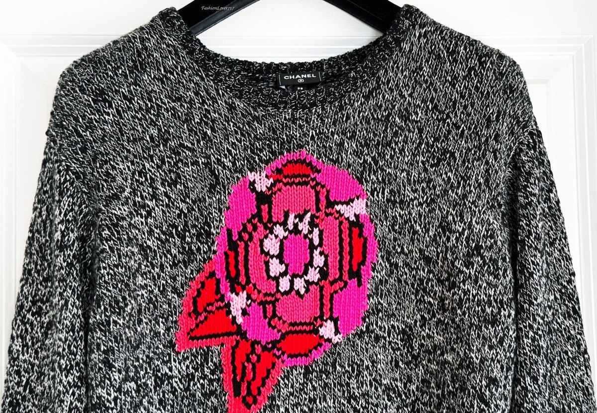 CHANEL 22K BLACK WHITE PINK RED CASHMERE KNIT CC RUNWAY SWEATER