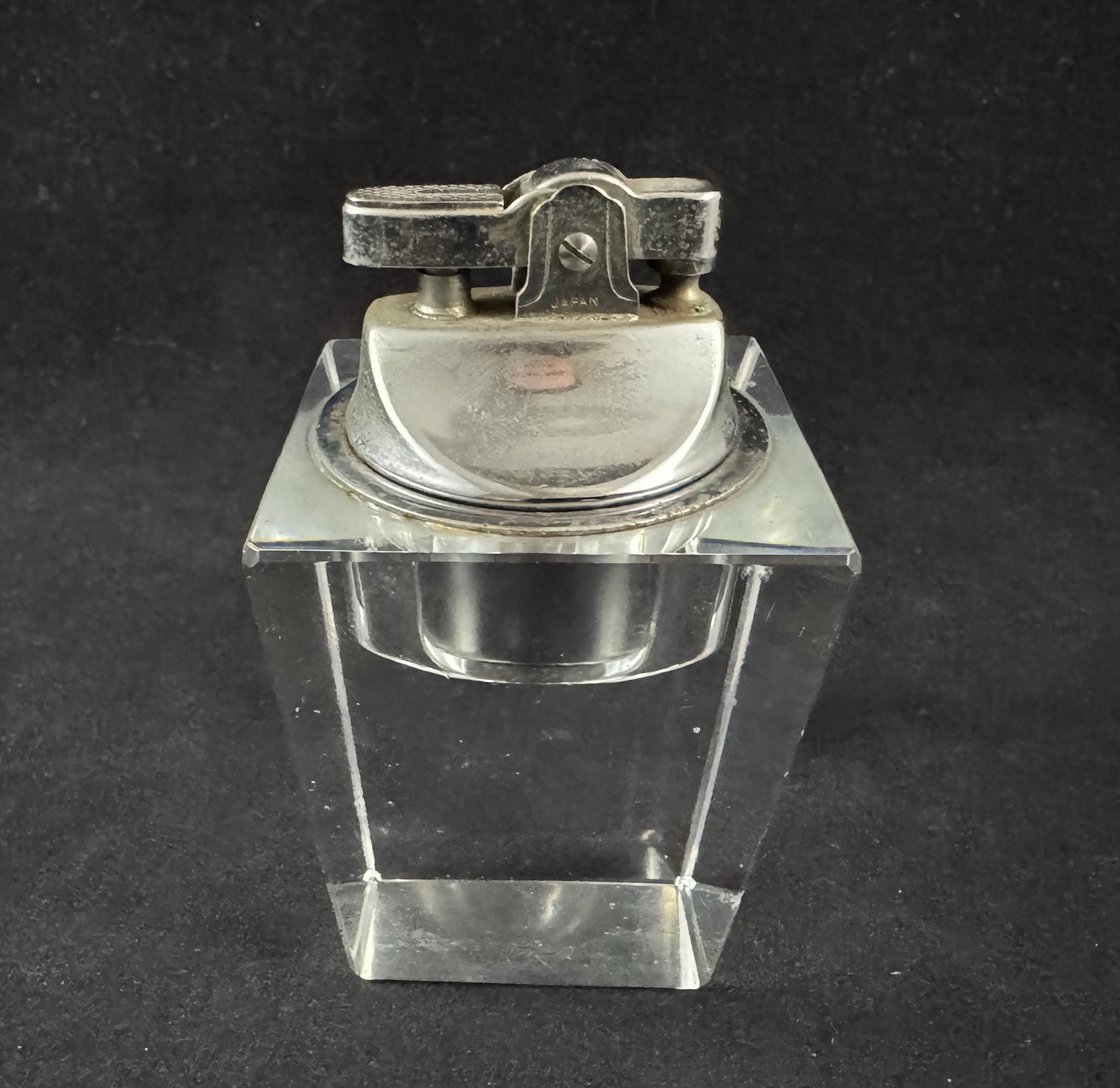 Vintage Mid-Century Modern Lucite Table Top Lighter **Needs Serviced**