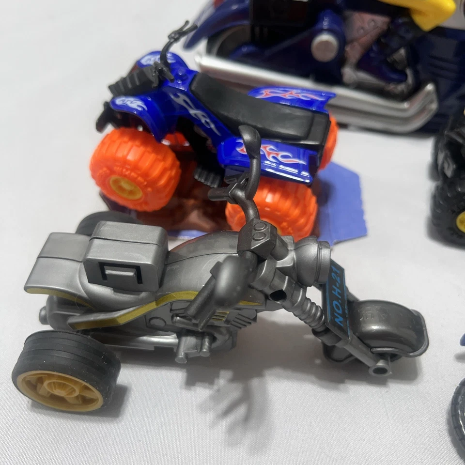 Lot Of 10 Motorcycle & ATV 4 Wheelers Toys Triumph Honda Wolverine Yamaha - Image 2 of 4