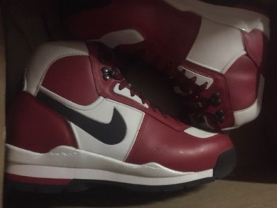 NIKE Air Baltoro Neu Rot/Schwarz Leder Leather Neu Gr:40,5 US:7,5 Stiefel Manoa