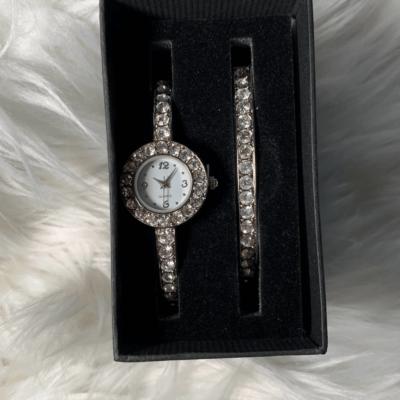 Gift watch set quartz diamonds bracelet Shop Our 2024 Fashion Diamond Bracelet Watch Set for Women main image 4