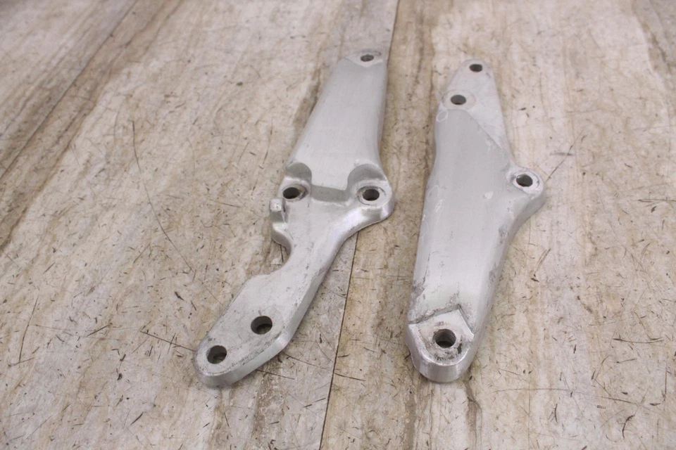 Suzuki GS850 1982 soporte de montaje de silenciador izquierdo y derecho - par Foto 2 de 4