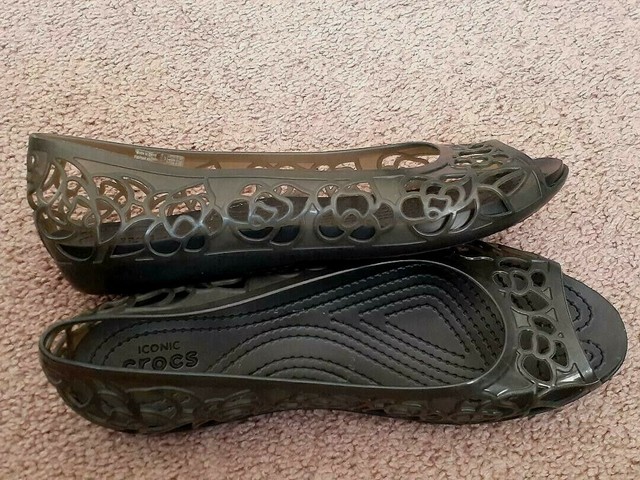 crocs adrina flat