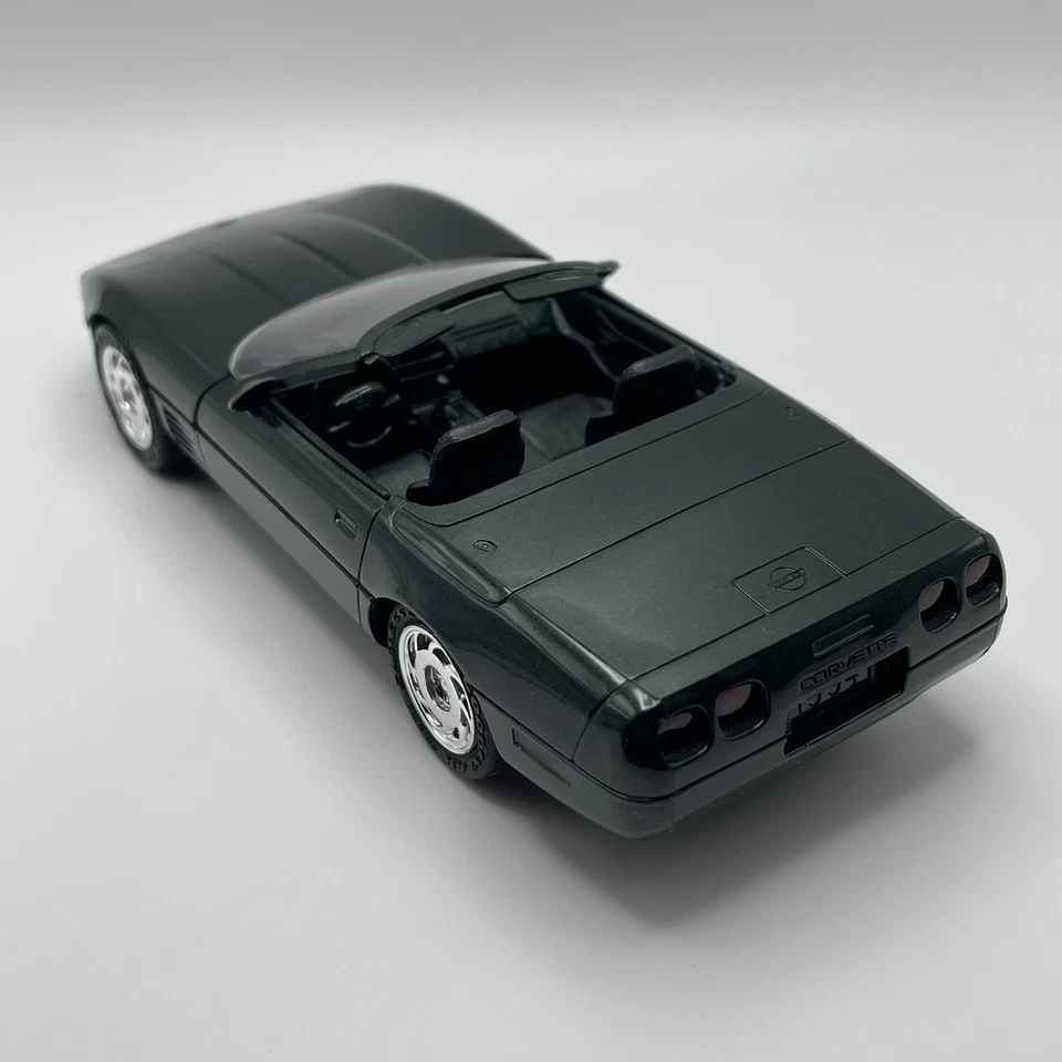 AMT ERTL 1994 Chevrolet Corvette Convertible #6262 Polo Green Metallic 1:25 NEW - Image 4 of 4