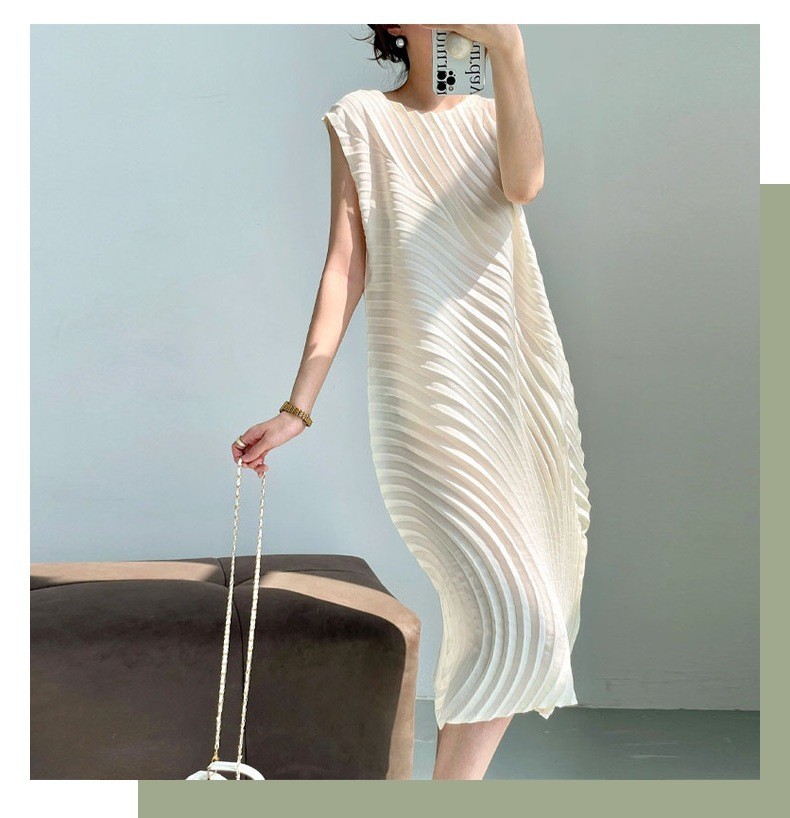 PLEATS PLEASE ISSEY MIYAKE Fashionable Sleeveless Long Dress / White | eBay