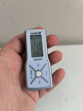 Pacchetto lettore MP3 SanDisk SANSA m240 1 GB con custodia in silicone testato in ottime condizioni funzionante 