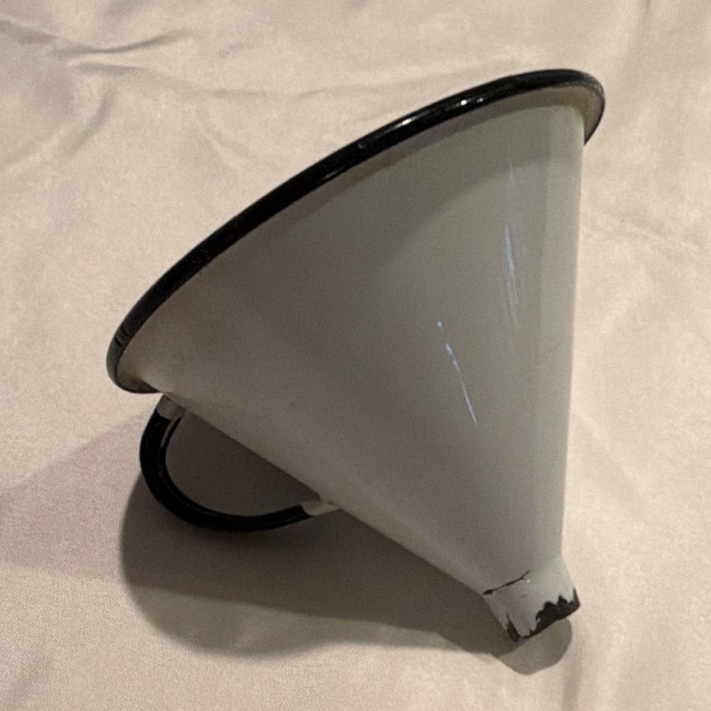 White & Black Metal Kitchen Funnel w/ Handle, Medium, Reusable, 1-Piece