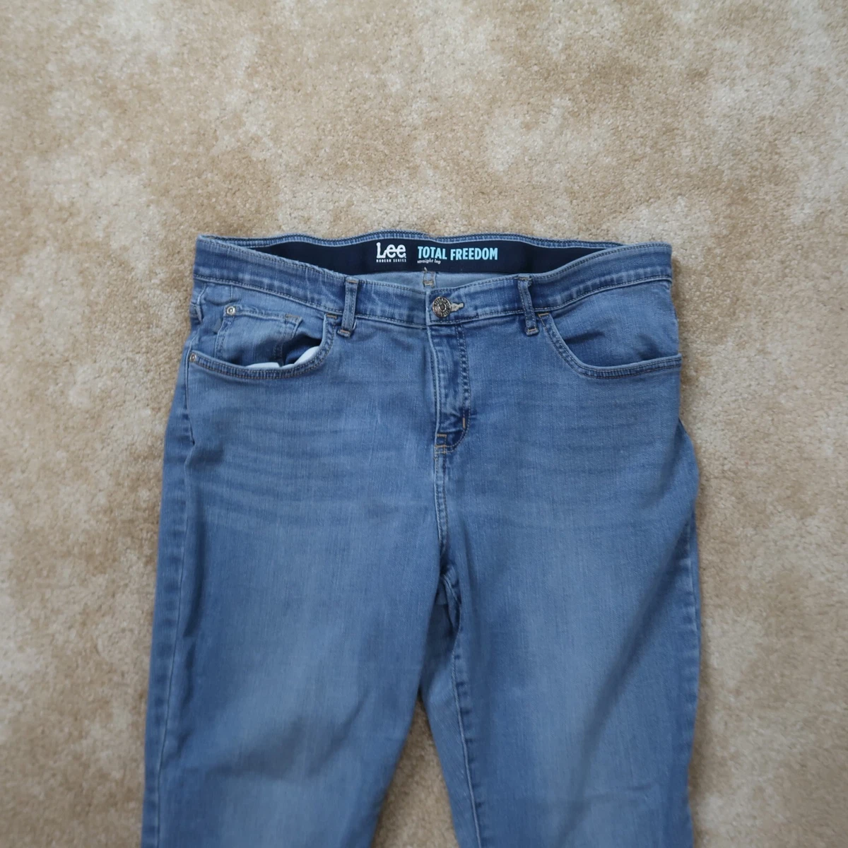 Lee Total Freedom Straight Leg Jeans Women s Size 14p 34x28 Blue Stretch Denim