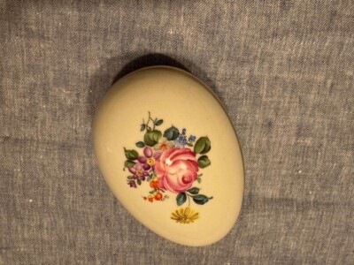 Eidose mit Deckel, Augarten Wien , Dose mit Blumen und Goldrand