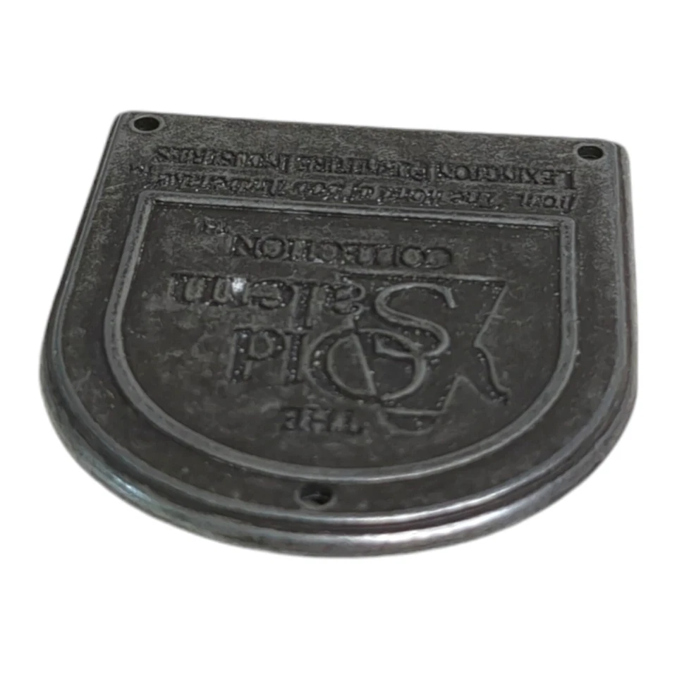 Placa de identificación con logotipo de la colección Lexington The Old Salem emblema 2" x 1,75" Foto 4 de 4