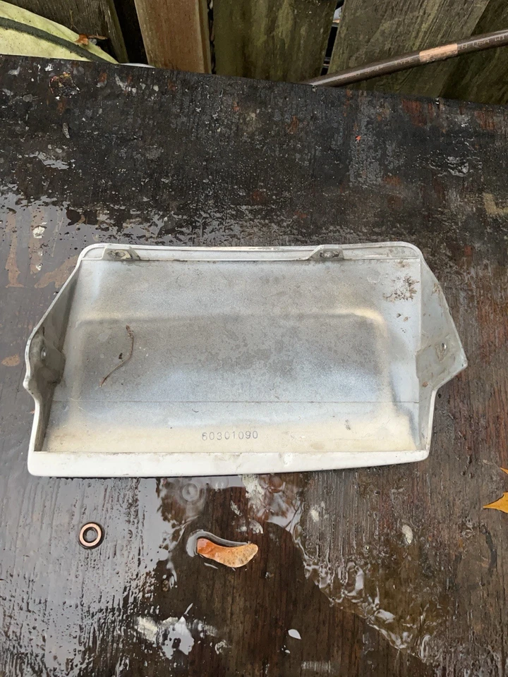 Nissan Z31 300zx Passenger Right Headlight Lid Cover Oem Good Condition Used - Image 3 of 3