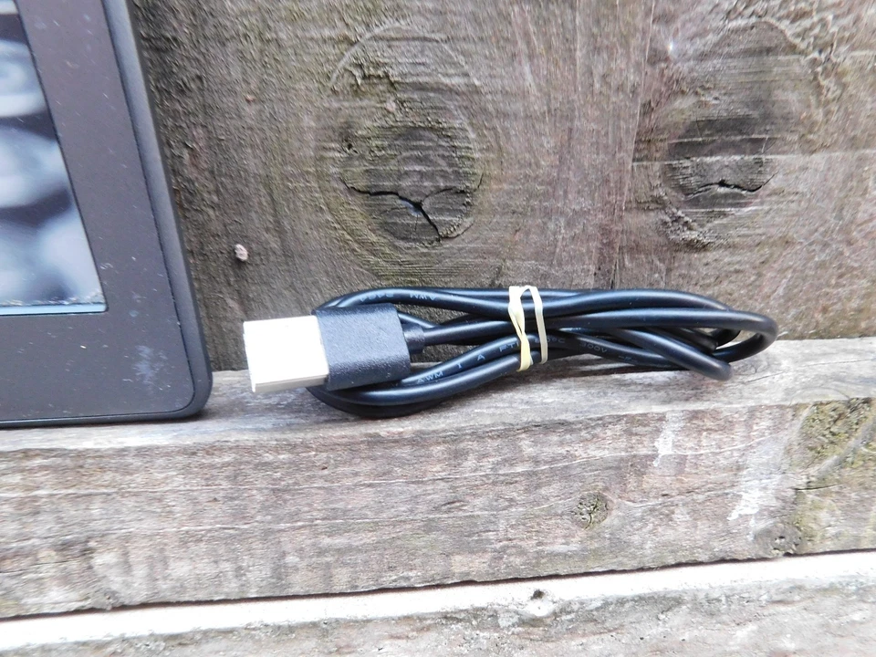 Amazon Kindle D01200 4th Gen Touch E-Reader Wifi 4GB Graphite - Image 3 of 4