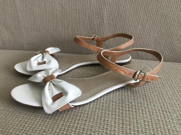 Women Armani Collezioni Heels Beige Leather 40