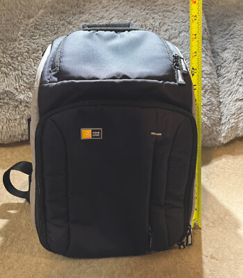 Case Logic DSLR Camera Bag Multiple Compartments  Good Preowned Condition 