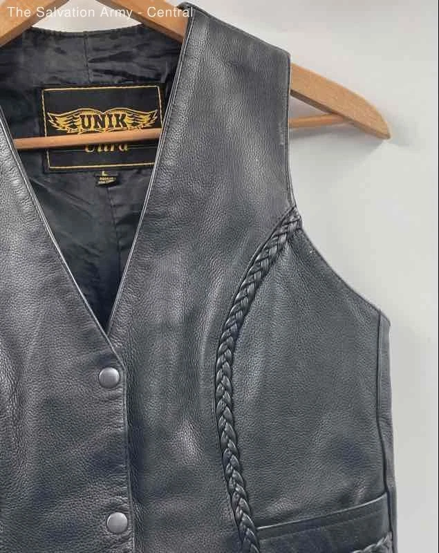 Unik Ultra Womens Black Sleeveless Pockets Snap Front Motorcycle Vest Size Large - Image 4 of 4