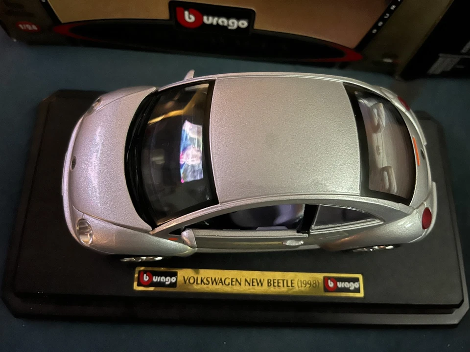 Bburago Scale 1:24 Volkswagen Beetle 1998 - Image 3 of 4