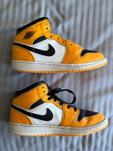 Nike Air Jordan 1 Mid Reverse Yellow Toe Taxi Black 554725 -701 size 6Y youth - Picture 2 of 6