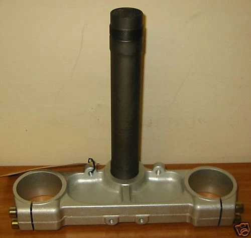 PIASTRA FORCELLLA INFERIORE YOKE DUCATI MONSTER 400 620 800 750 1000 S4 NUOVA  Foto 2 de 2