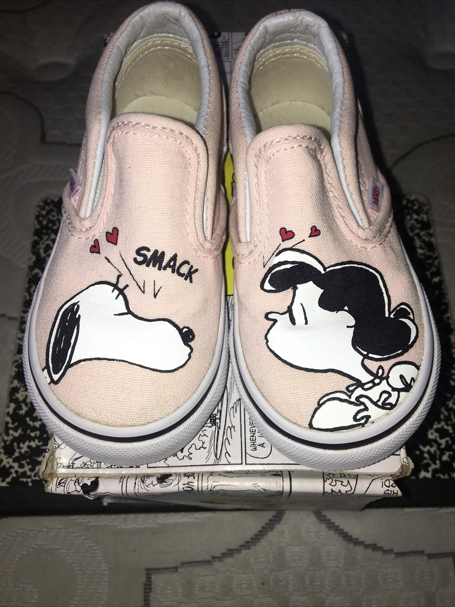 スヌーピー バンクシ Vans Peanuts Snoopy Lucy Lip Smack Canvas Slip On Shoes Kids Size