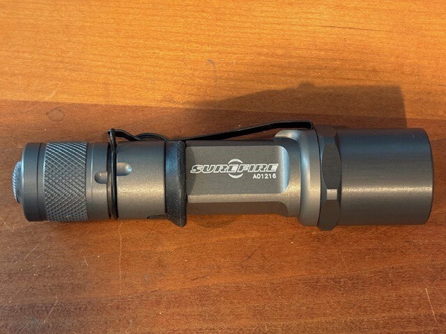 SURE FIRE C2　CENTURION SureFire C2 LED Centurion Single-Output LED Flashlight, 120