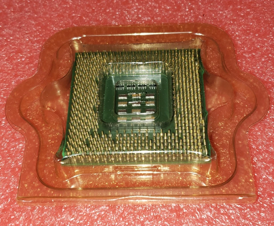 AMD Athlon XP AX1700DMT3C 1700+ - Image 2 of 3