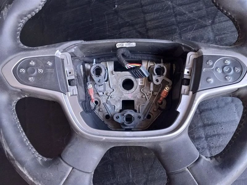 Volante Chevrolet Colorado 2018 2020 2021 2022 pantalla de 7" Foto 3 de 4