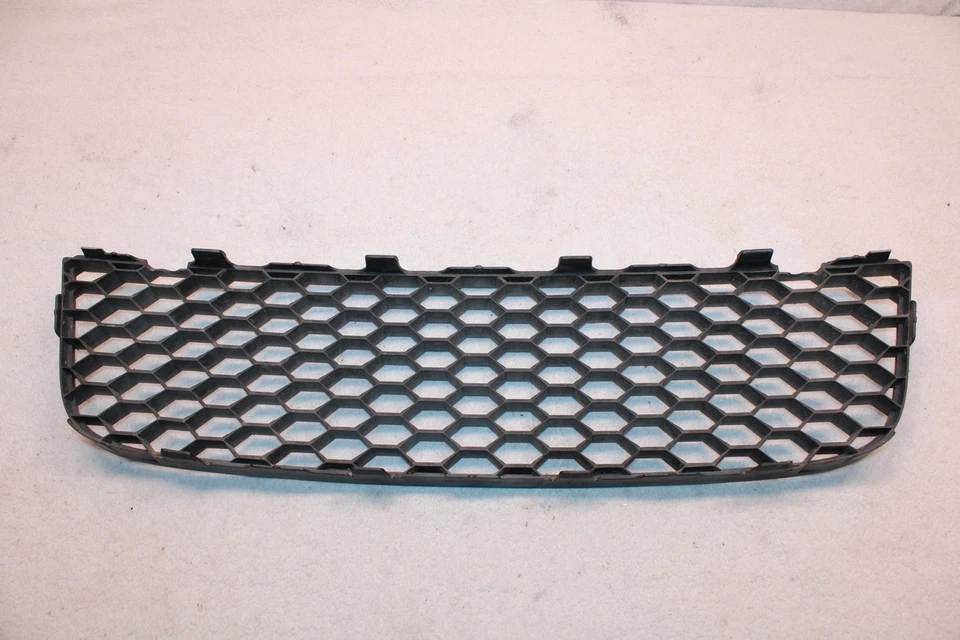 Volkswagen Jetta GLI GTI 2006-2009 parrilla central inferior panal OEM 1K0853677B Foto 4 de 4