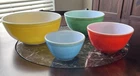 VINTAGE PYREX NESTING BOWLS SET OF 4 -T.M. REG. U.S. PAT. OFF. - FREE SHIPPING!