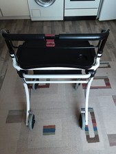 indoor rollator gebraucht . Mit Tablet+ Stoffkorb in weiß.