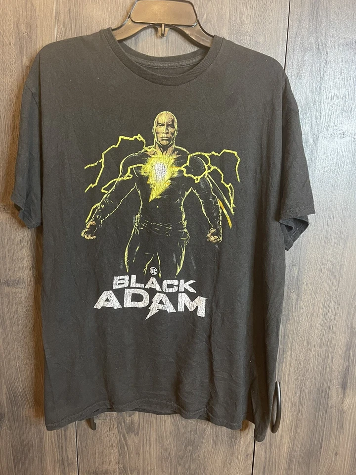 Nueva Camiseta Negra Adam Dwayne Johnson DC Comics Película Hombres Talla Grande Negra Foto 2 de 4