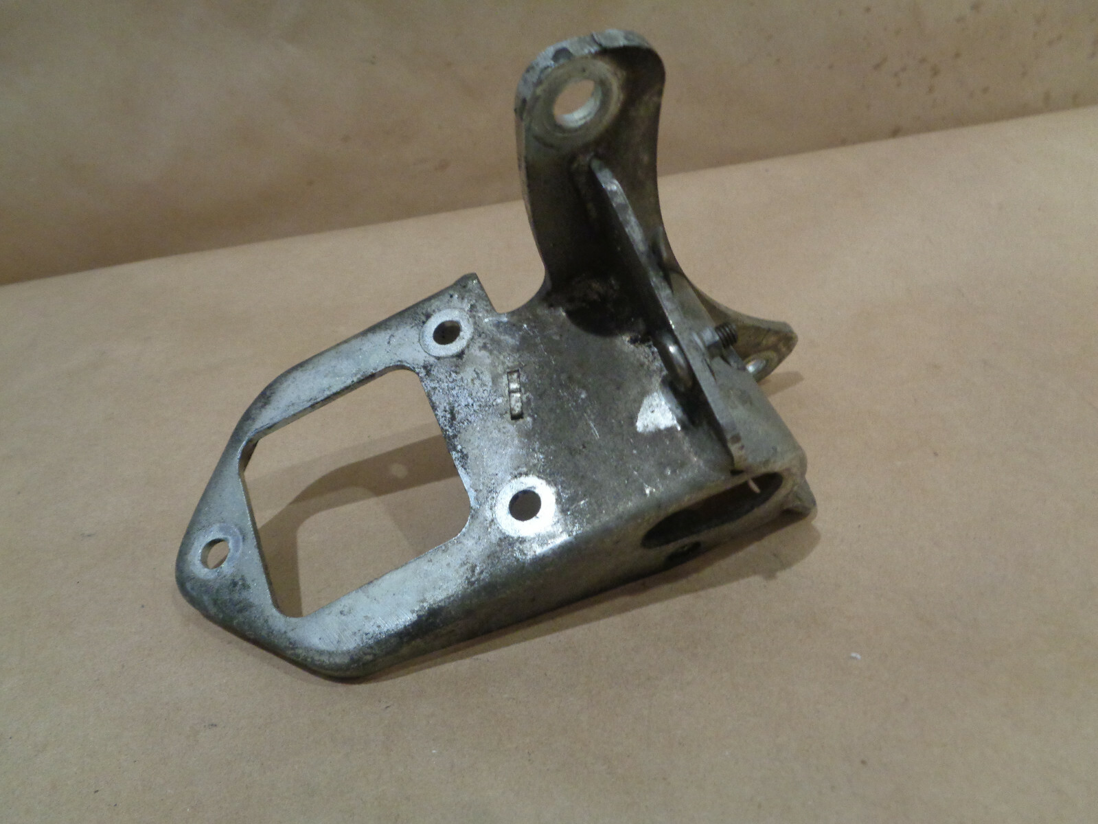 Maserati GranTurismo - Hydraulic Pump Bracket P/N 260540
