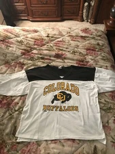 Vintage 90's Colorado Buffaloes Sports Attack T shirt Heavy duty material