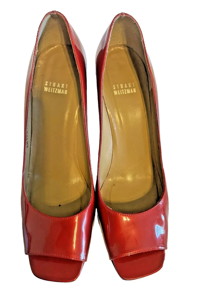 Sapatos de salto alto Stuart Weitzman tamanho 9 1/2 maçã doce vermelho biqueira aberta USADOS - Imagem 2 de 4