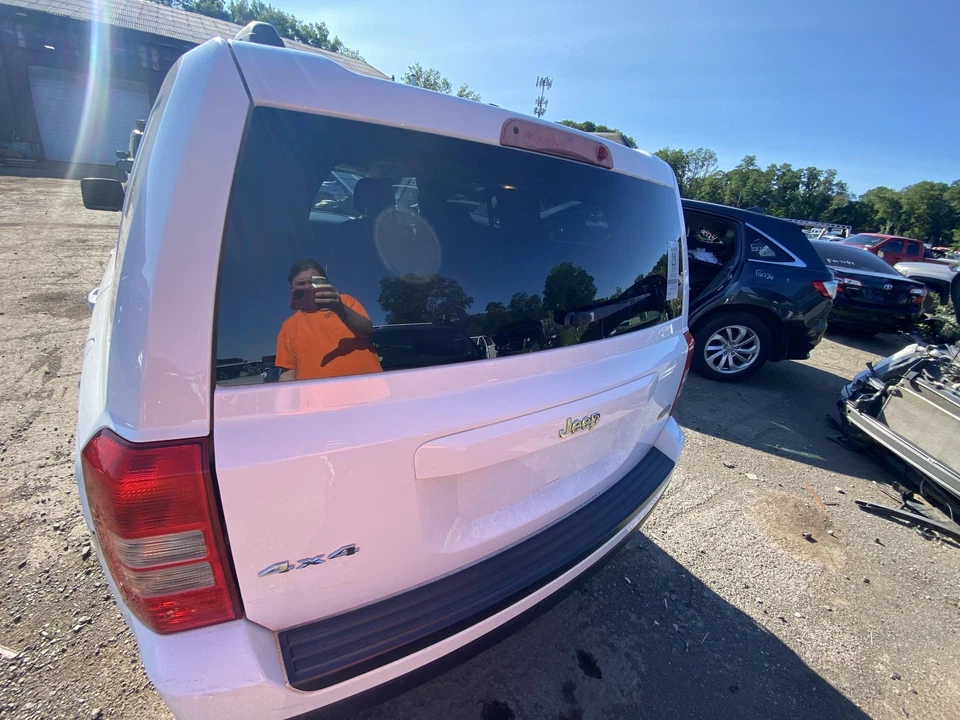 07 08 09 10 11 12 13 14 15 16 17 maletero/tapa/portón trasero Jeep Patriot Foto 2 de 4