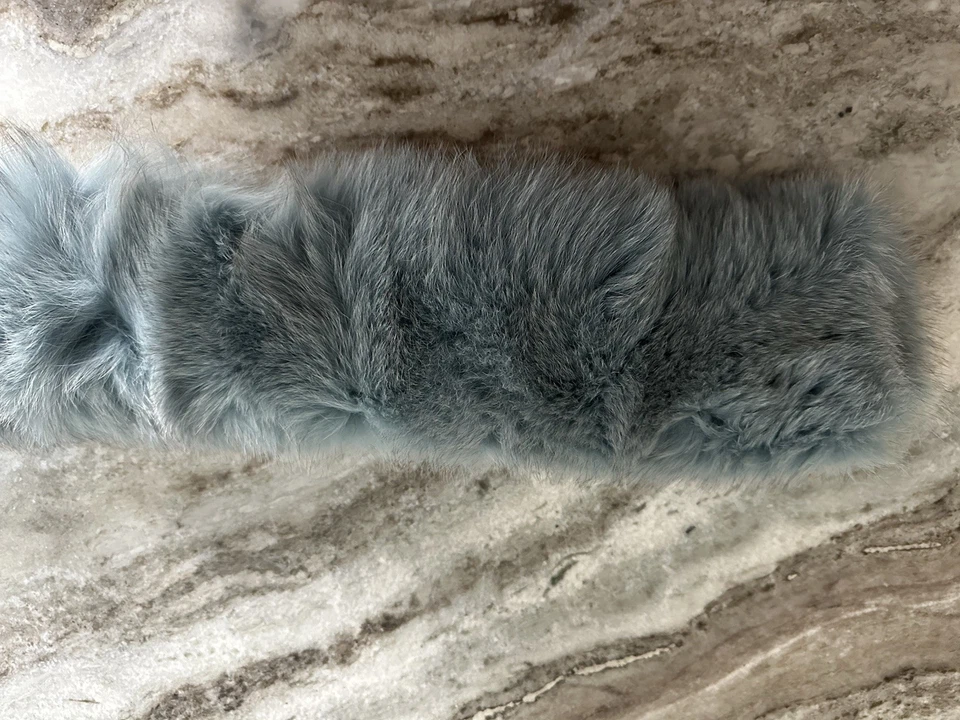 Diadema de piel de zorro azul aguamarina real origen Finlandia Foto 4 de 4